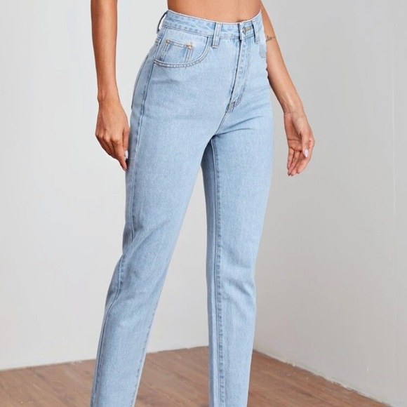 High Waisted Mom Jeans - Picture 2 of 5